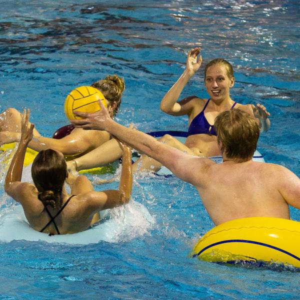 Innertube waterpolo