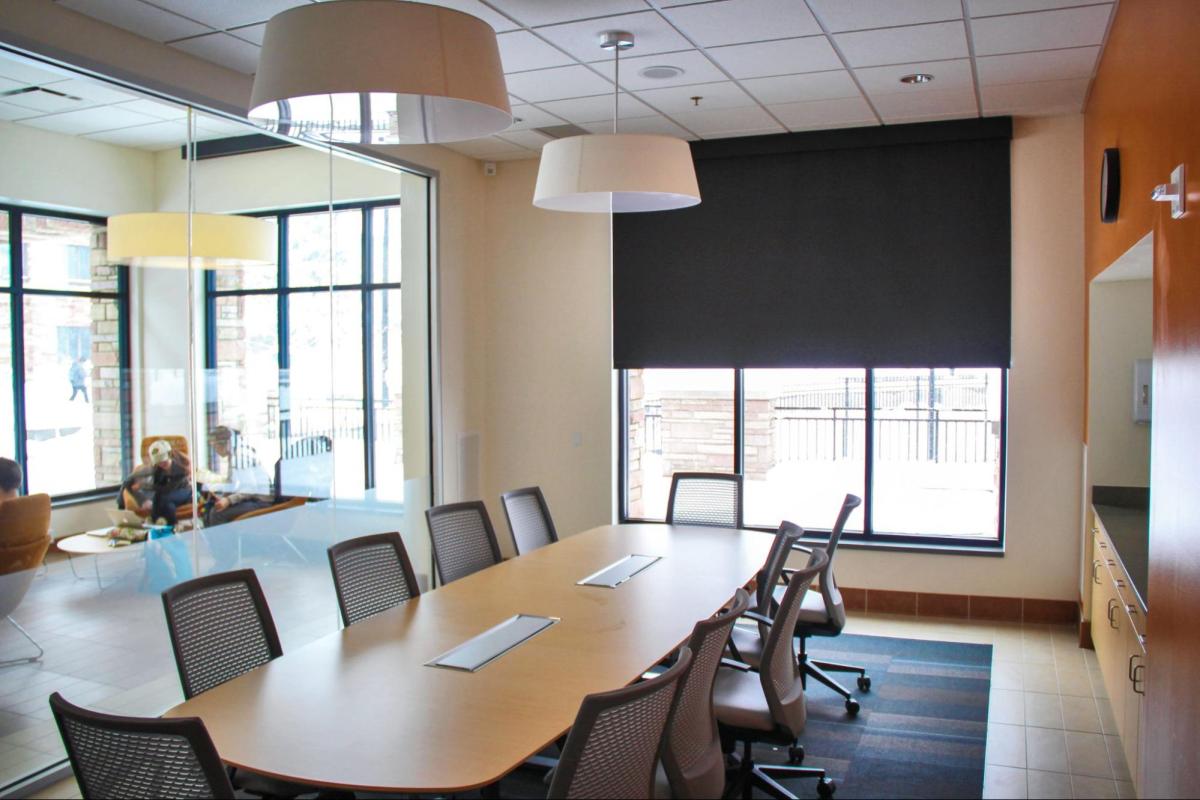lobby meeting room with chairs and desks