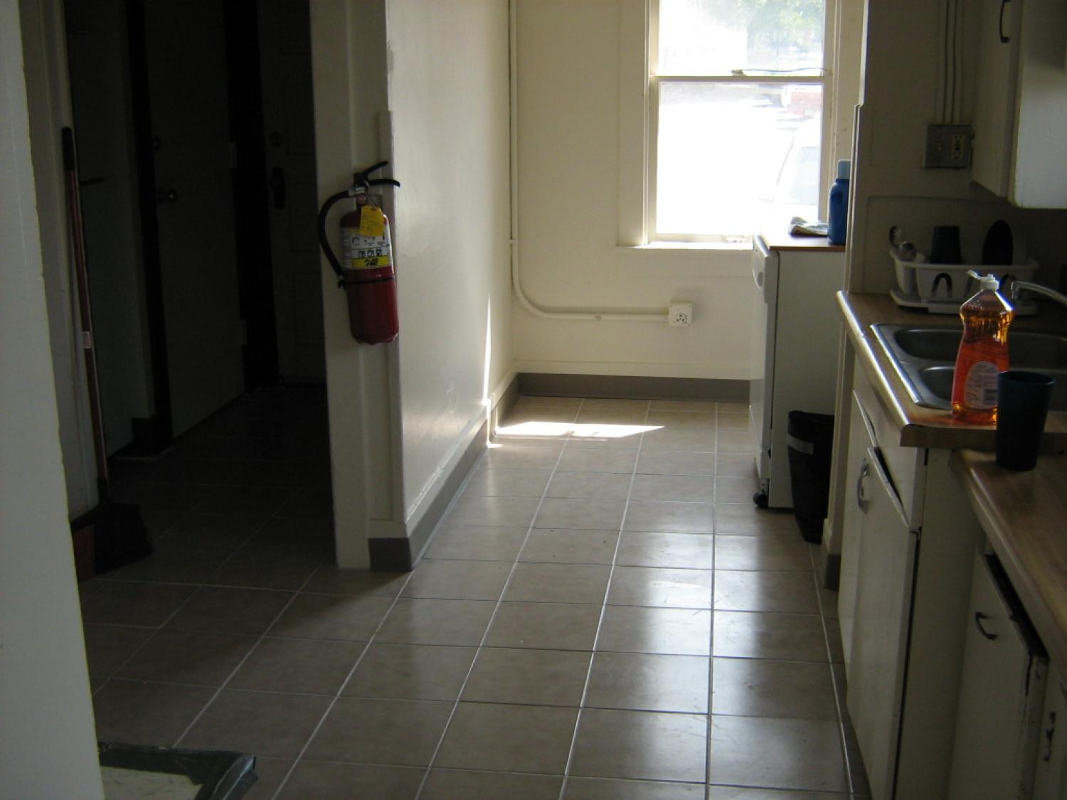 1302 Grandview ave upstairs unit kitchen