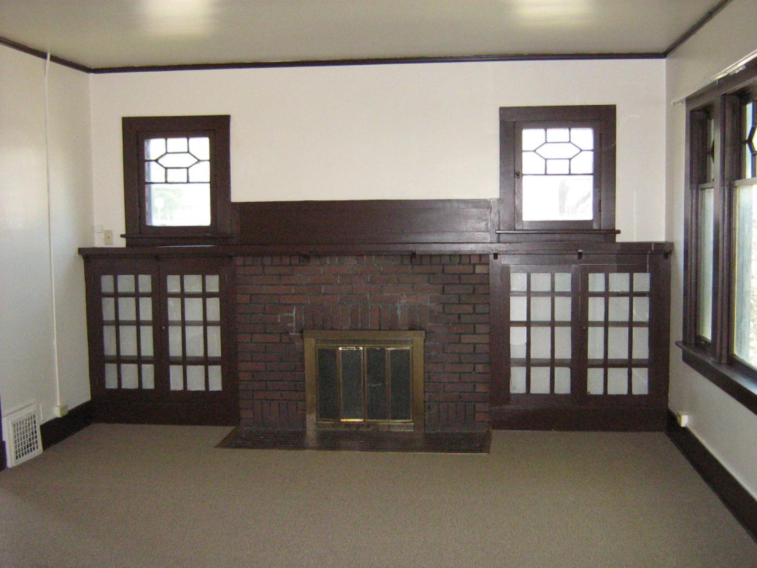1302 Grandview upstairs unit living room