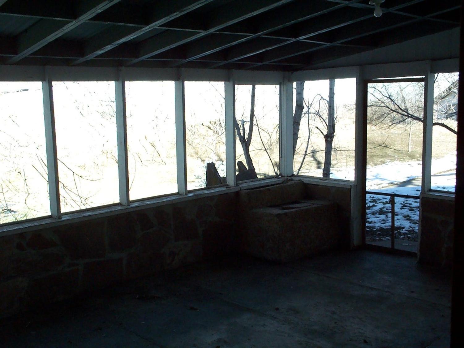 1445 Grandview back porch