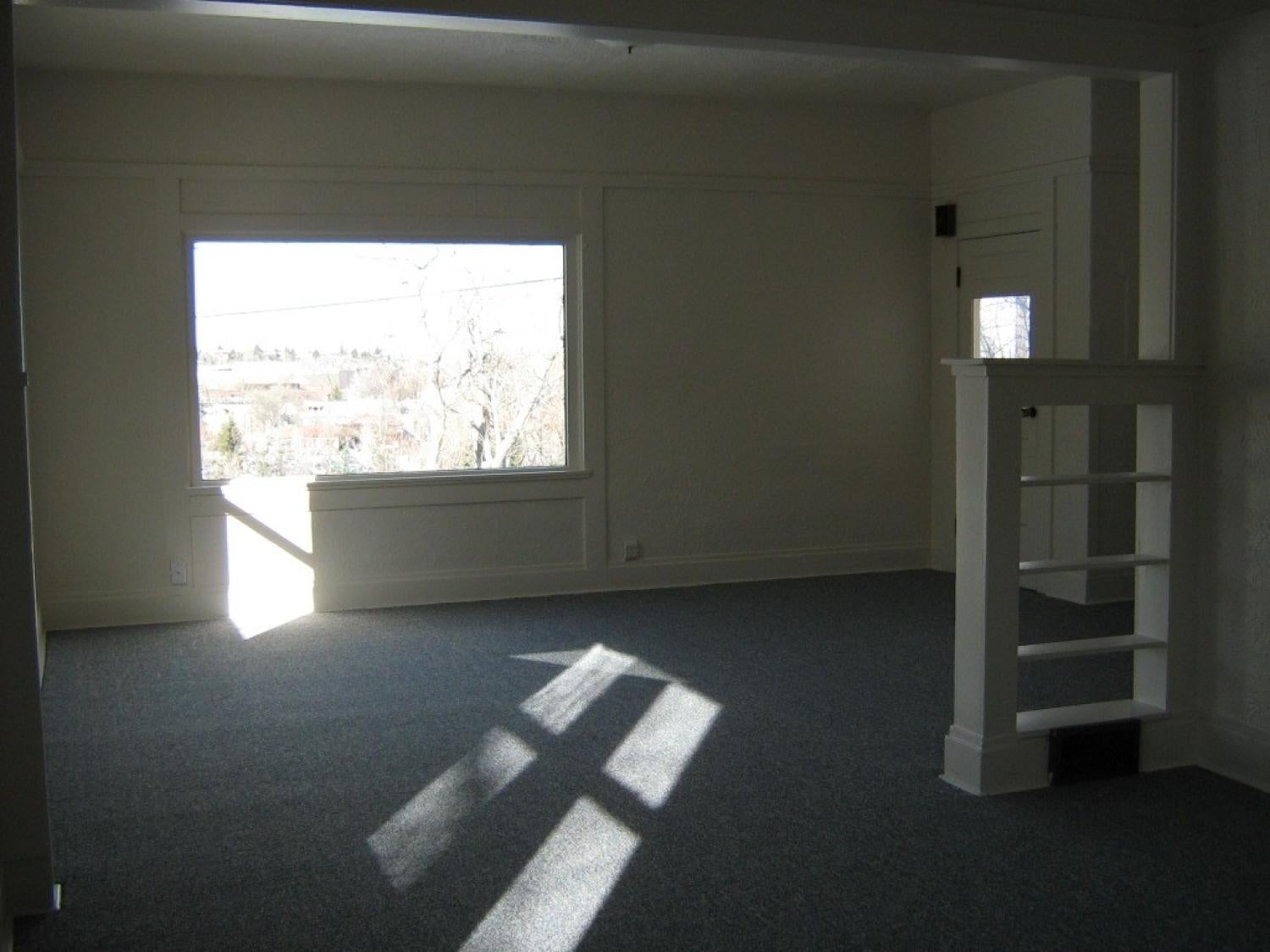 1514 13th street living room photo