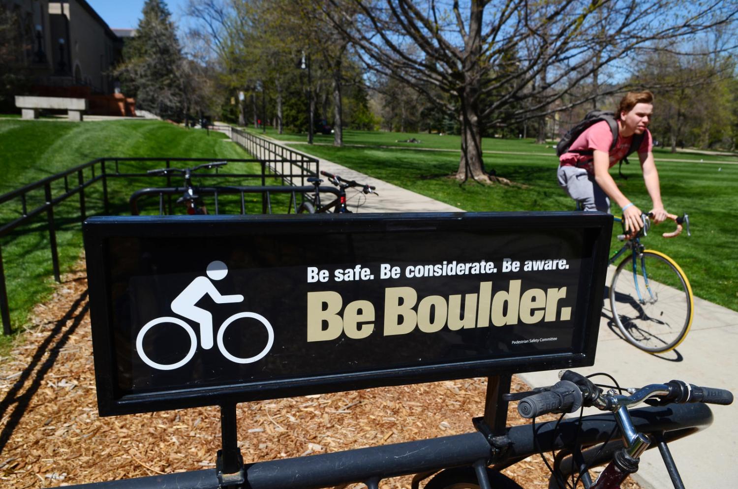 Be Boulder picture sign