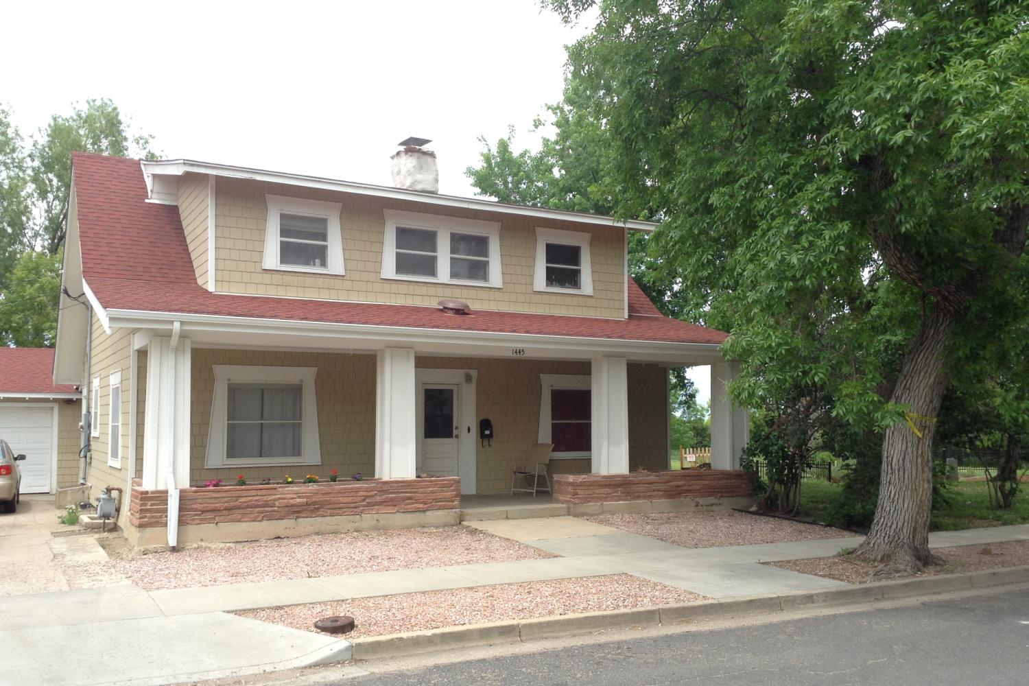 1445 Grandview Avenue front of house