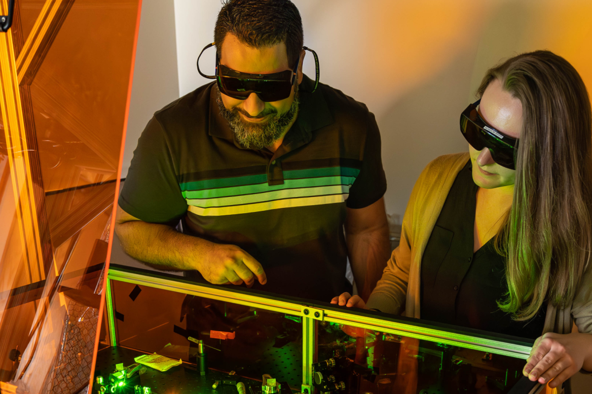 Students in a quantum lab at CU Boulder