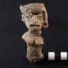 Partial anthropomorphic figurine from LC12 A-F7/A-F10-s1 interface (fill with burials). Parte de una figurilla antropomorfa hallada en la interface entre LC12 A-F7/A-F10-s1 (relleno con entierros).