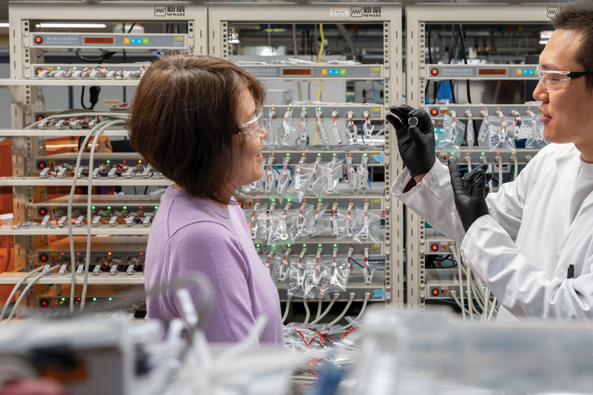 Chunmei Ban (left), associate professor and co-founder of Mana Battery, is working with chemical engineering student Kangmin Kim (right) in the CU Boulder College of Engineering and Applied Science lab