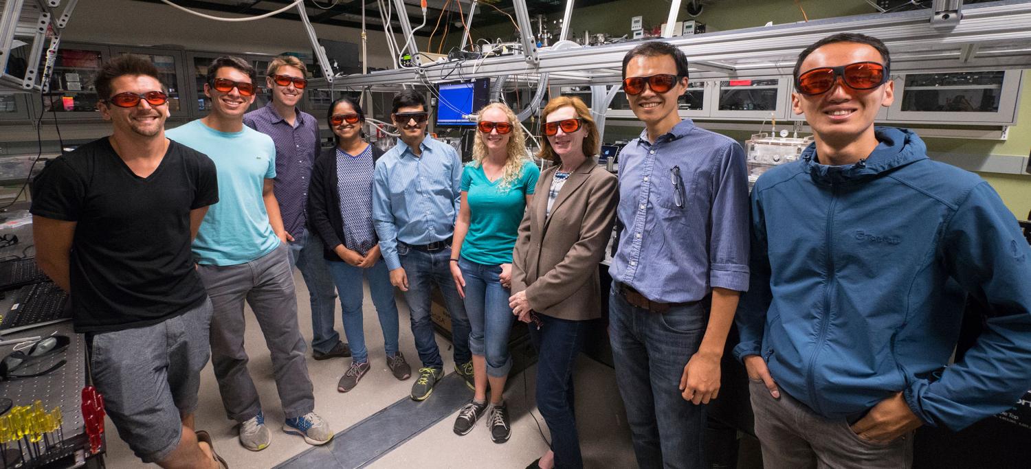 Murnane team members in lab