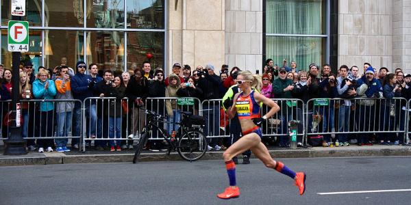 Shalane Flanagan running the Boston Marathon in 2013