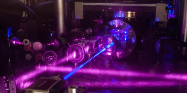 JILA’s 3-D quantum gas atomic clock