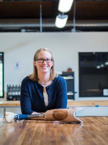 Madalyn Kern and prosthesis