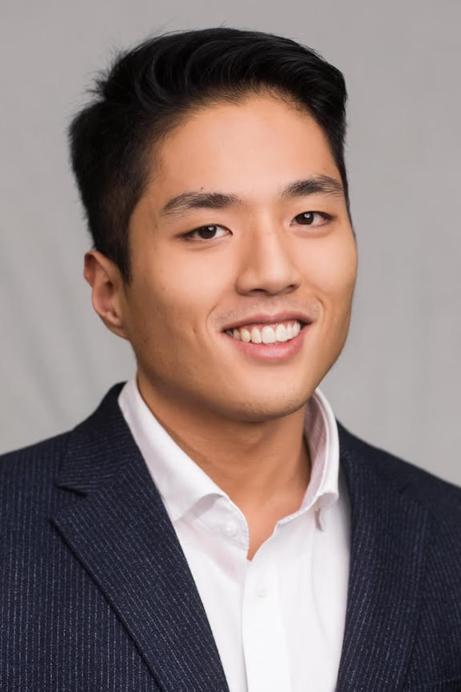 Youngki Hong Headshot