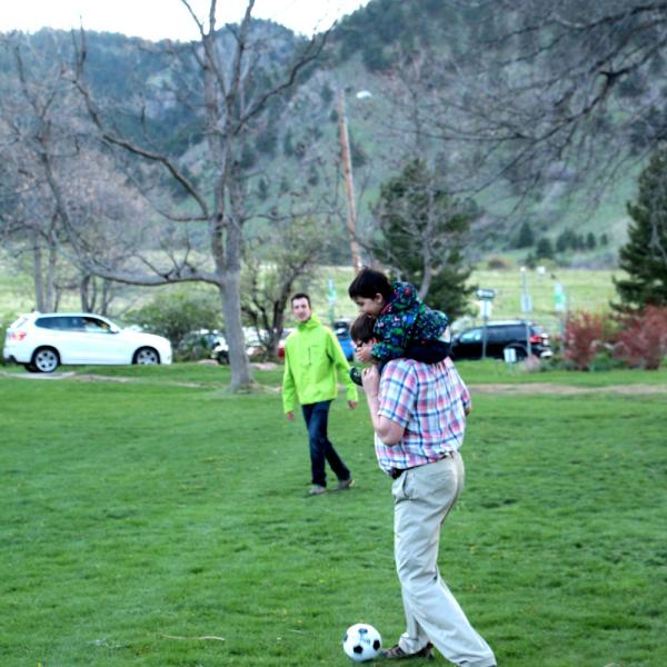 Hiking and picnic in Chautauqua Park in May 2019