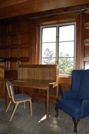 A quiet study nook in Sewall's Harding Lounge