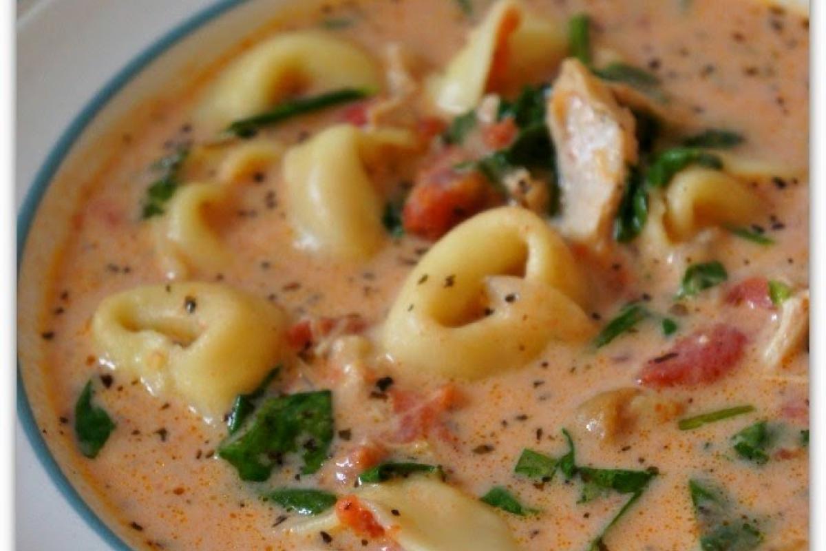 Slow Cooker Creamy Tortellini, Spinach and Chicken Soup