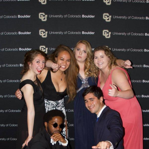 Group photos on the banquet red carpet