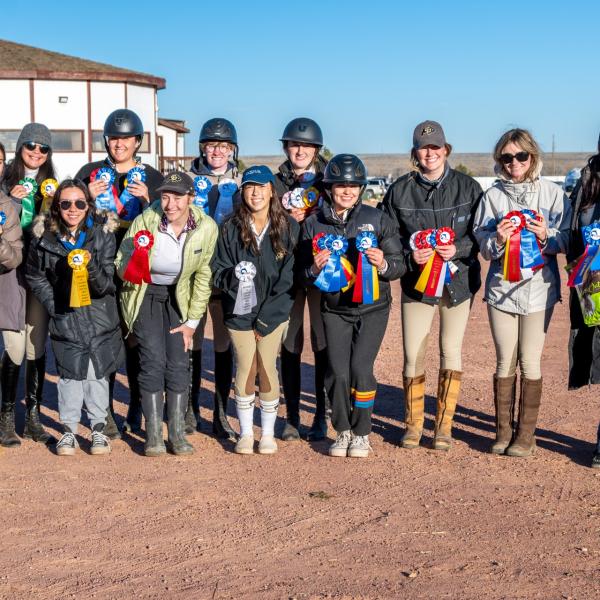 Group photo of CU Equestrian.