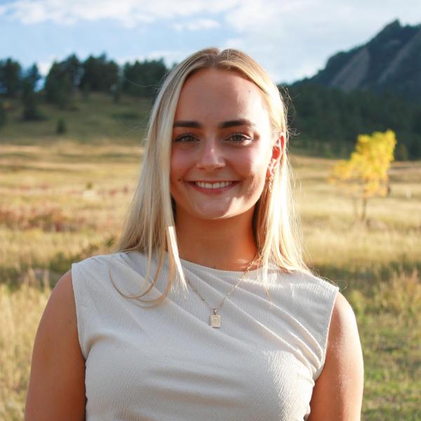 Emily Barnes headshot