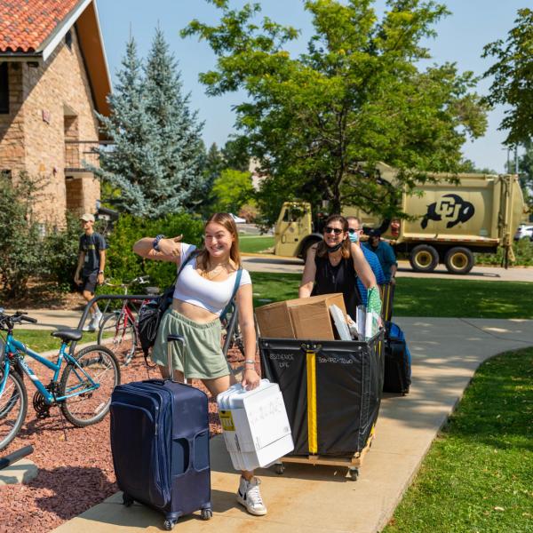 Students moving into the residence halls
