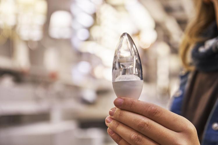 Light bulb