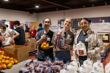 mobile food pantry volunteers