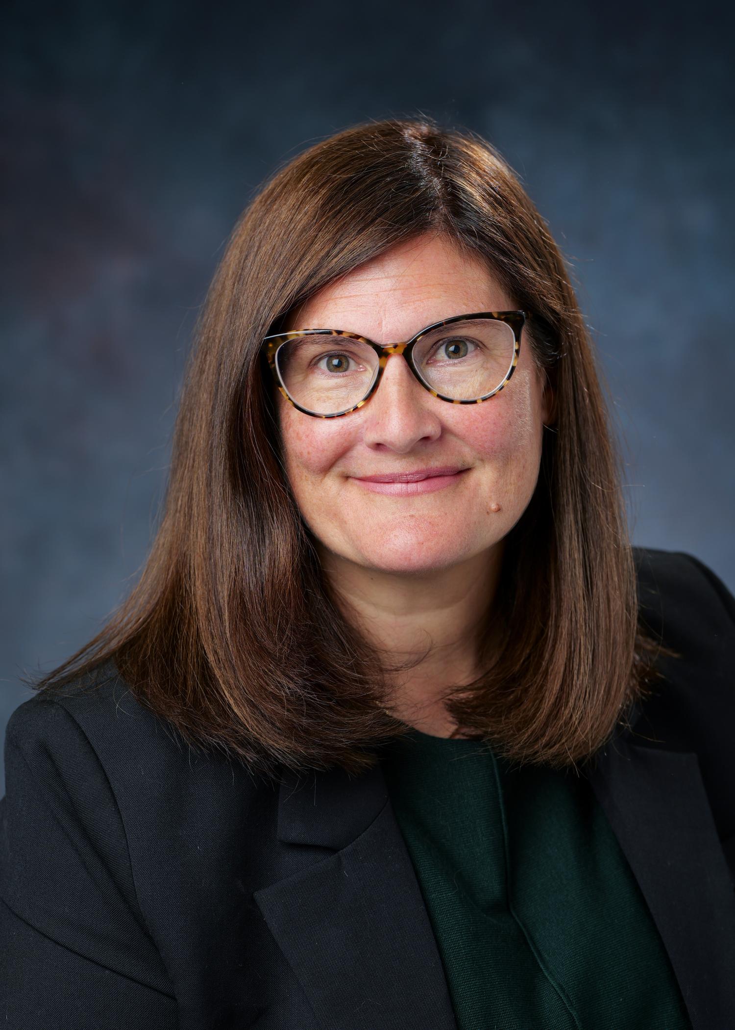 Portrait of Robyn Fergus