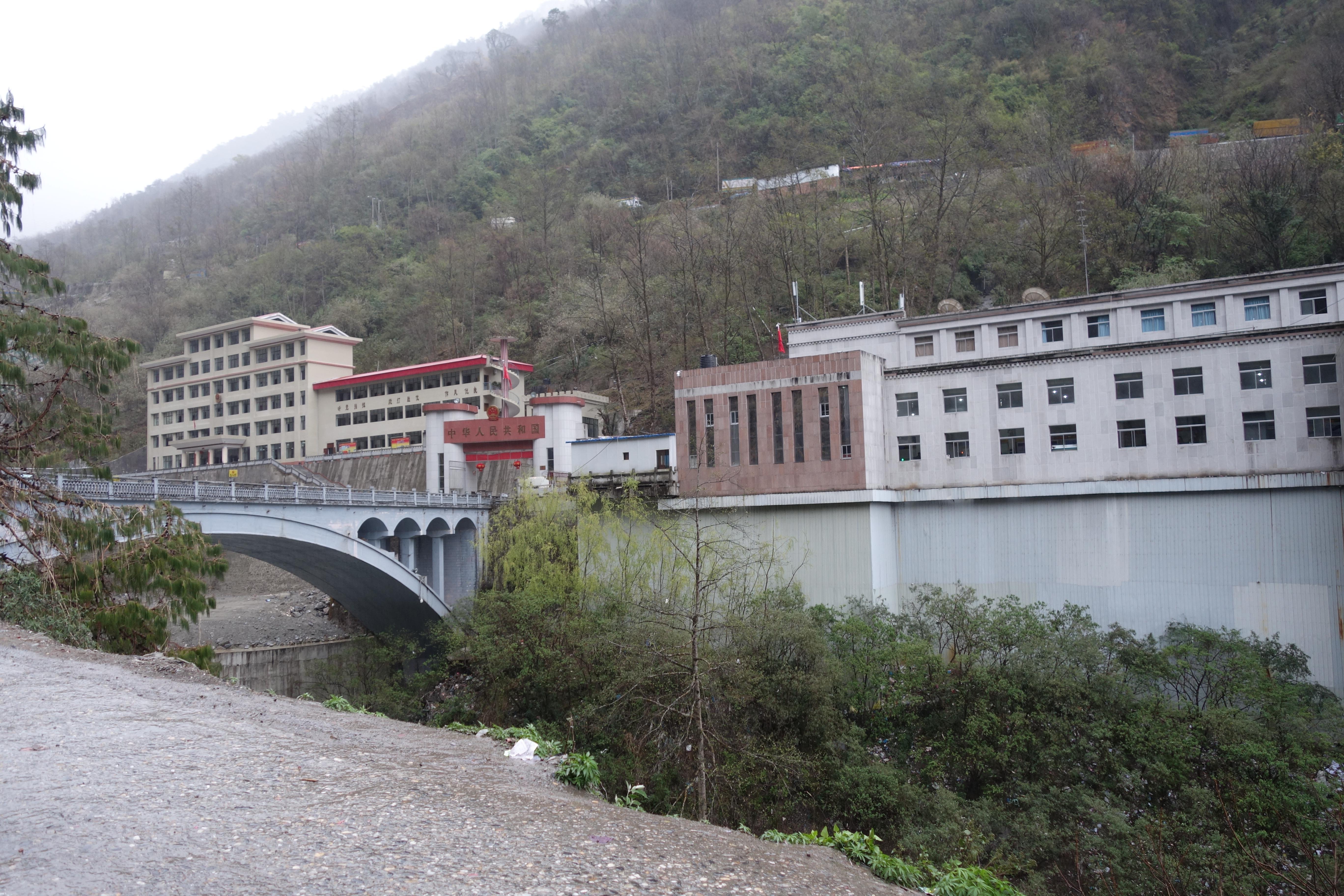 Warehouses and customs offices at Zhangmu station and the Friendship Bridge