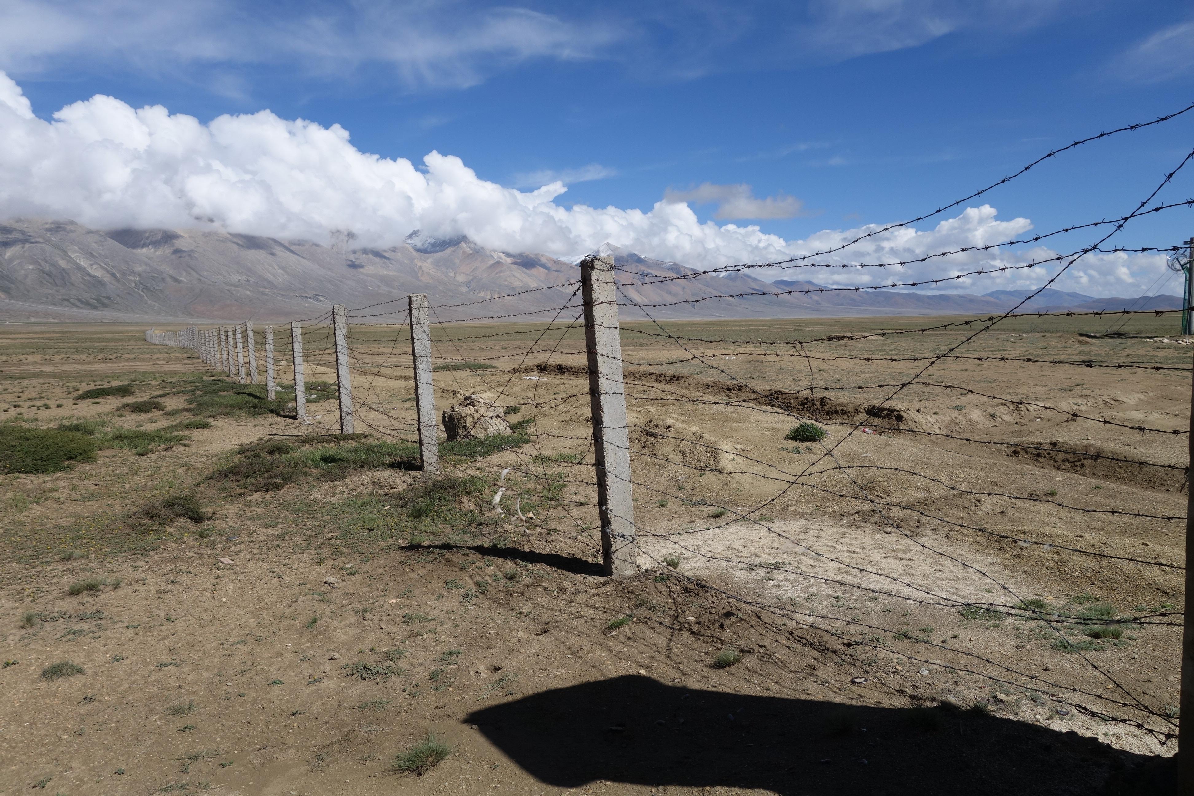 Constructed in the early 2000s, the Chinese fence across the Kora-la now restricts crossings of the China-Nepal border to just two times per year between Likse and Neychung.