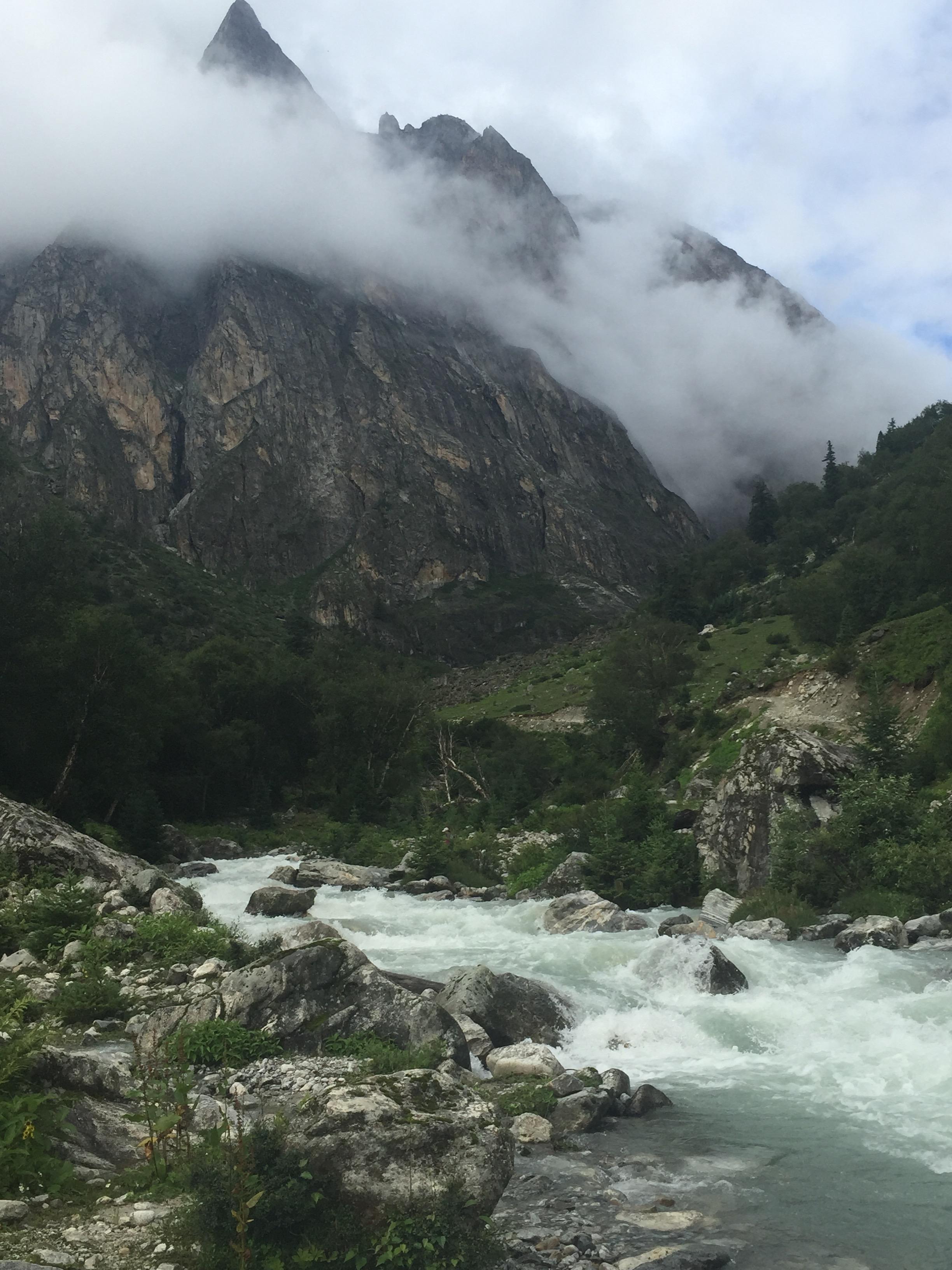 On the way to Tsongsa