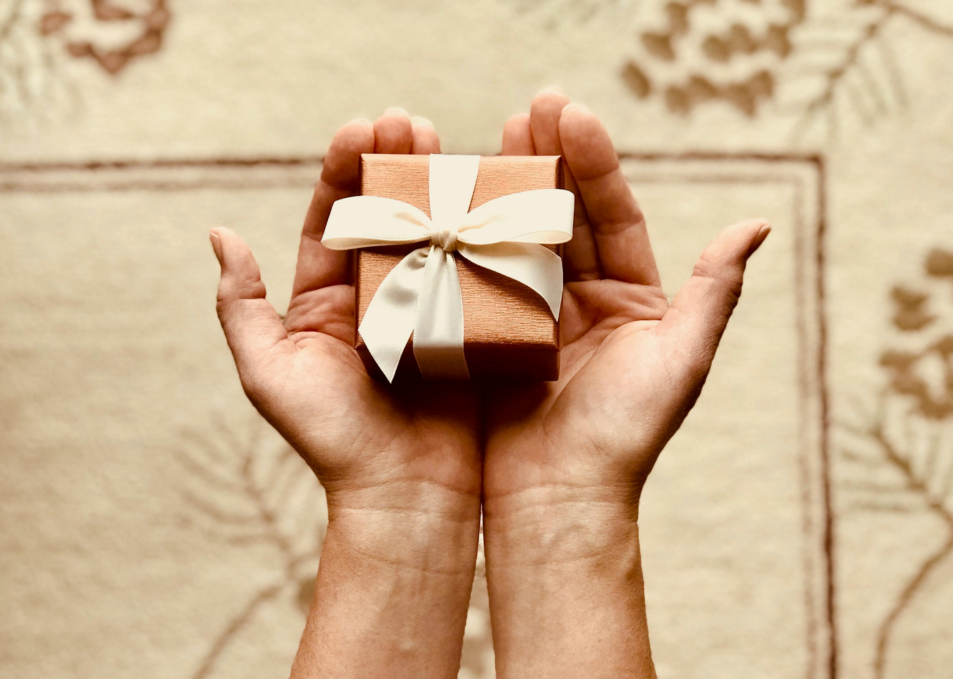 Use AI to shop smarter—not spend more—this holiday season