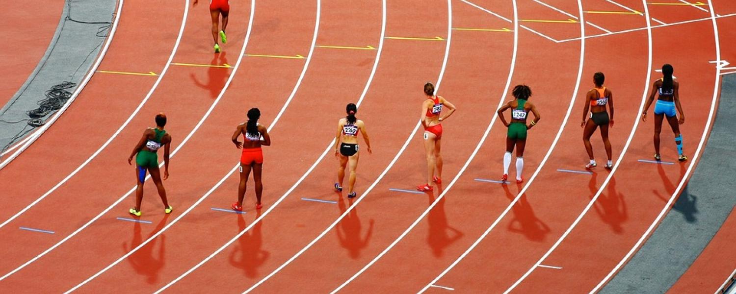 sport shoes worn by athletes who race on tracks