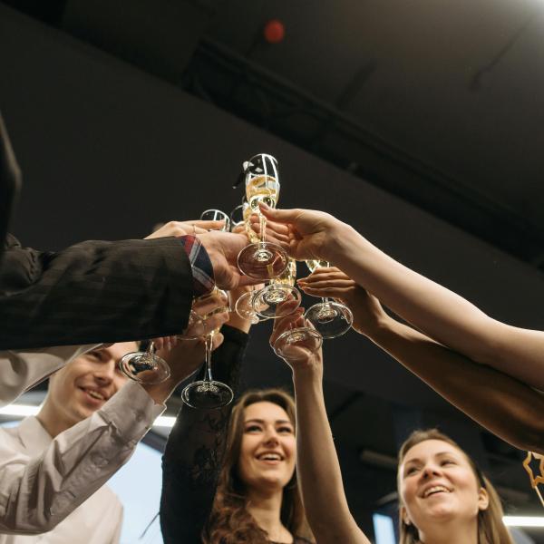 People toasting.