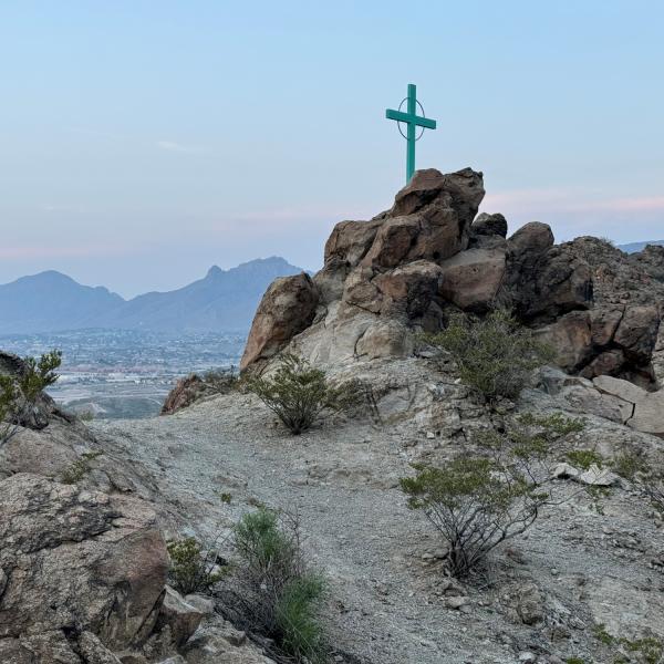 cross at border crossing in El Paso