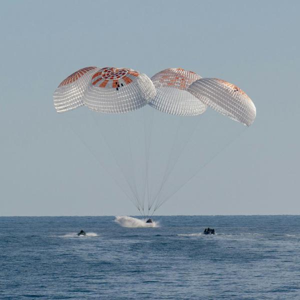 astronaut crew capsules land in ocean