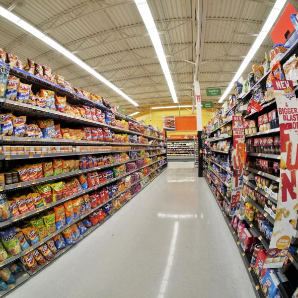 chip aisle at a grocery store