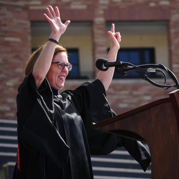 Oregon Gov. Kate Brown delivers her commencement address. Photo by Patrick Campbell.