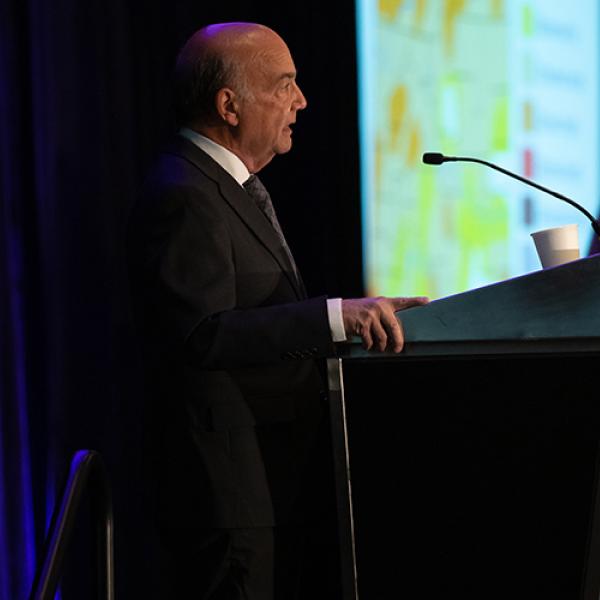 Richard Wobbekind presents the 2022 economic forecast at last year's forum