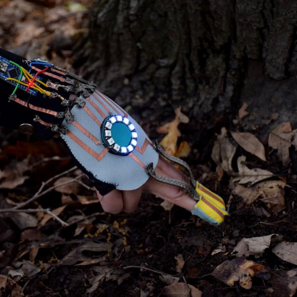 Moisture-sensing glove