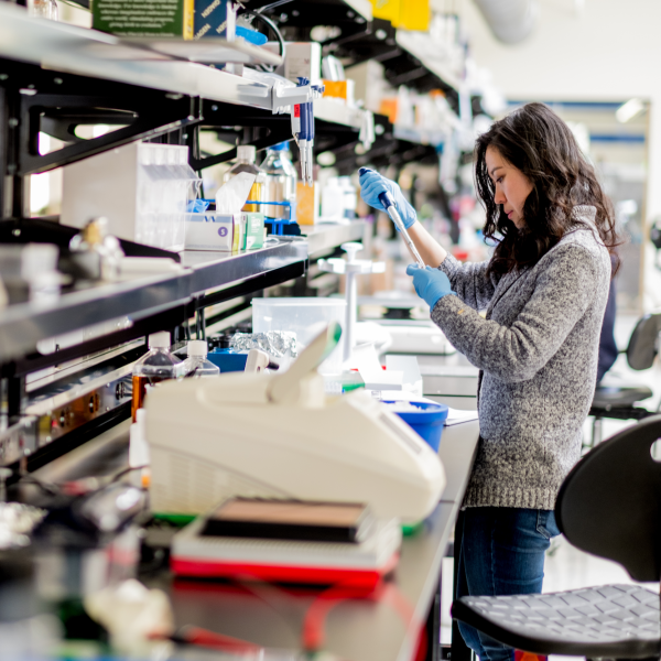 Researcher works in the Inscripta lab