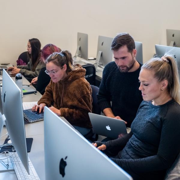 Students in a tutoring lab