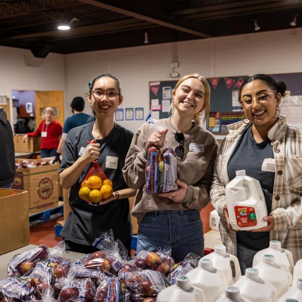 Students volunteering in the Mobile Food Pantry