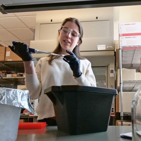 Irene Francino Urdaniz works on her spike protein research at the University of Colorado Boulder.