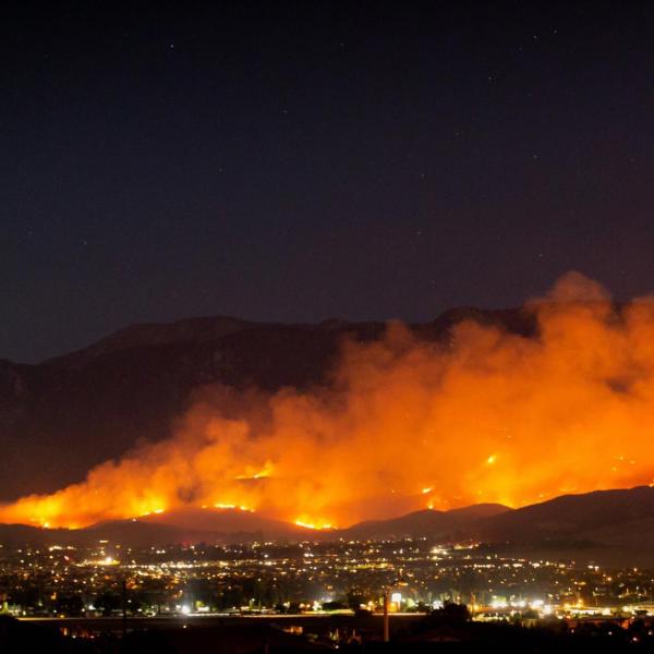 The Apple Fire burns north of Beaumont, California in July 2020. (Photo: Brody Hessin via Wikimedia Commons)