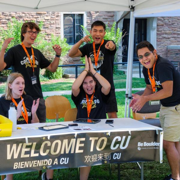 First-year students, parents, staff and volunteers welcome each other back to CU Boulder on Monday, Aug. 16, 2021. (Photo by Patrick Campbell/University of Colorado)