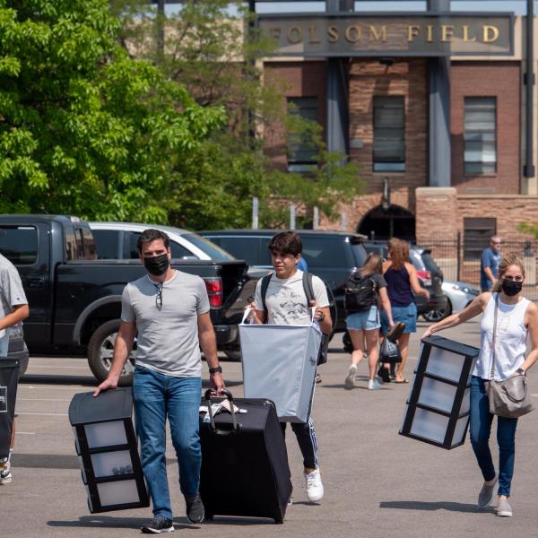 First-year students, parents, staff and volunteers welcome each other back to CU Boulder on Monday, Aug. 16, 2021. (Photo by Patrick Campbell/University of Colorado)