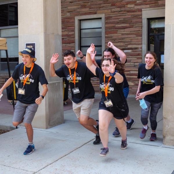 First-year students, parents, staff and volunteers welcome each other back to CU Boulder on Monday, Aug. 16, 2021. (Photo by Patrick Campbell/University of Colorado)