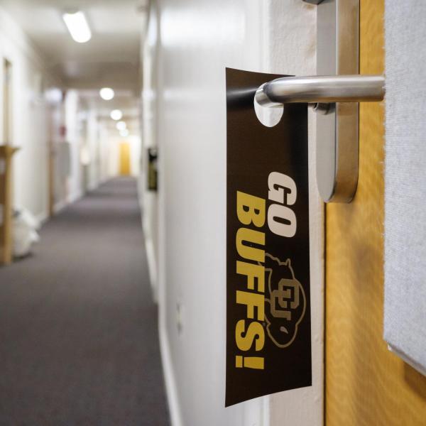 First-year students, parents, staff and volunteers welcome each other back to CU Boulder on Monday, Aug. 16, 2021. (Photo by Patrick Campbell/University of Colorado)