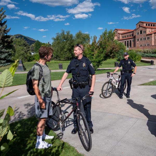 Students meet with CUPD officers during the semester's first Coffee with a Cop event. (Photo by Patrick Campbell/University of Colorado)