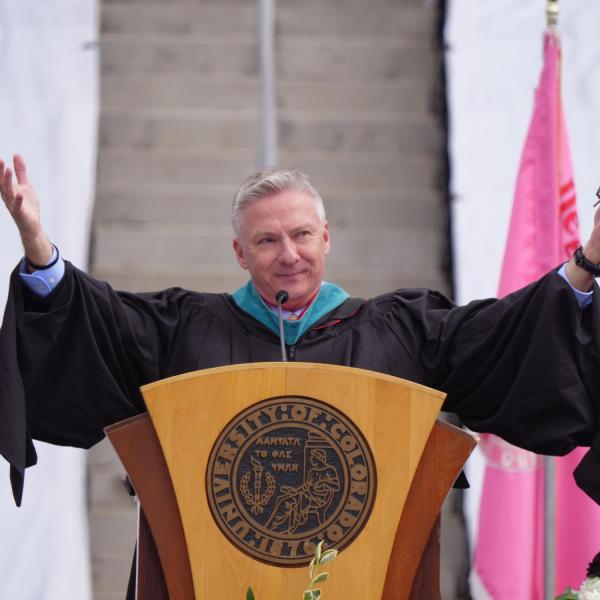 Commencement speaker Tom Costello