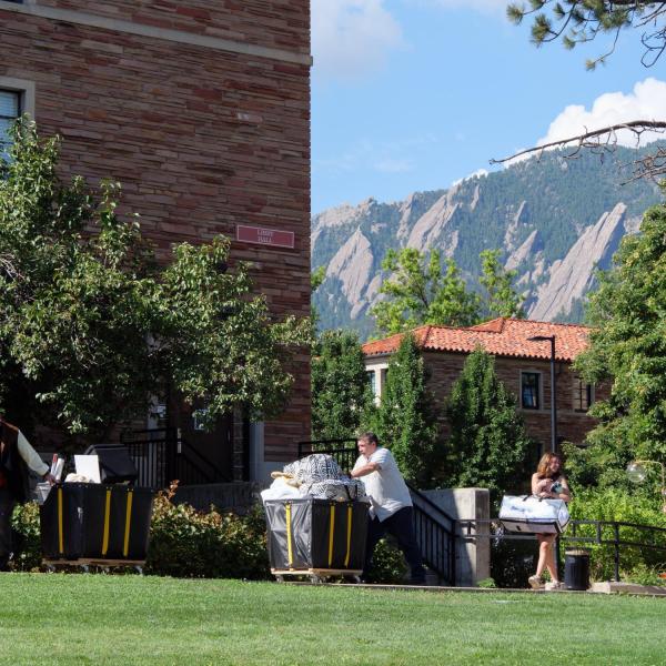 Scenes from move-in 2022